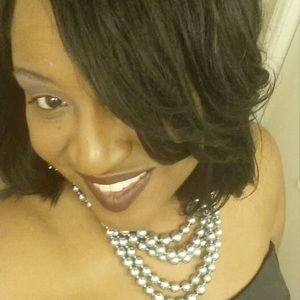 Meet your Posher, Demeshia